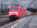 BR 101 mit Zugen 101 004-0 PEP am IC 2238 'Warnow' in Leipzig Hbf(28.10.2007).