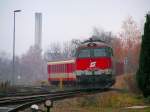 br-2043 2043 025-2 zieht R5991 dem Ziel entgegen, Zwischenstop Bhf. RIED i.I. 071123 