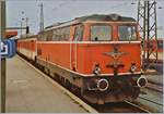 br-2043 �BB 2043.45 mit Korridorzug 4609 nach Lienz kurz vor der Abfahrt in Innsbruck am 22. Juli 1984.
(Gescanntes Foto)