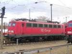 Die 140 491-2 wartet am 25.11.07 in Wismar auf neue ...