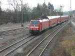 Einfahrt des RE 4974 ...  Klemens Weigel 04.12.2007