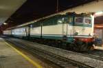 E646 160 ist mit einem Regionalzug aus Napoli in Salerno ...