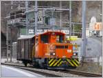 Tm 2/2 119 von Sch�ma besorgt den Rangierdienst in Reichenau-Tamins. ...