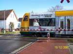 An der Schranke in Bad Saarow Zug fährt nach Fürstenwalde/Spree
OE35 ... An der Schranke in Bad Saarow Zug fährt nach Fürstenwalde/Spree
OE35 ...