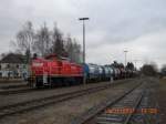 294 898 mit einem G�terzug in Hirschau.  ...