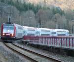 Lok 4008 n�hert sich ...  De Rond Hans und Jeanny 16.12.2007