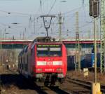 146 006-2 schiebt den RE2 Rhein-Haardt-Express aus Rheinhausen herraus in ...