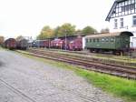 Abgestelltes Rollmaterial der NTB im Bahnhof Wiesbaden-Dotzheim; 05.10.2007  ...