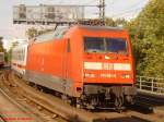 101 061 zieht einen IC am S-Bahn Hp Berlin Tiergarten ...