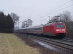 Die 101 046-1 fuhr am 26.Dezember 2007 mit dem IC ...