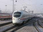 ICE 23 f�hrt am 21.12.2007 in Regensburg ein.  ...