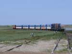 Wangerooge - Inselzug mit Lok 399 107 (Sch�ma 1999) auf ...