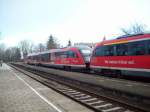Regionalexpress nach Magdeburg im 
Bahnhof Klostermansfeld,  ...