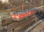 BR 225 109-8 und eine ihrer Schwestern ziehen am 02.01.2008 ...