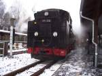 99758 kurz vorm Umkuppeln im Bahnhof Bertsdorf.  ...