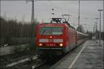 143 085 f�hrt mit ...  Florian B�ttcher 09.01.2008