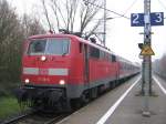 M�nster-Amelsb�ren/18.11.07/9.30 Uhr/111 118-6 mit Zug 39012 Dortmund Hbf-M�nster Hbf wartet ...