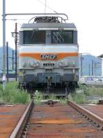 BB 7432 vor der Drehscheibe der Rotonde.

08.06.2007 Amb�rieu D�pot 
 ...