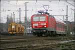 Die D�sseldorfer 143 605 beschleunigt mit ihrer S1 nach D�sseldorf ...