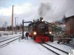 Lok 99 772 der Fichtelbergbahn nach der Talfahrt, von Oberwiesenthal ...