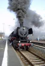 am 22.04.2006 kam ein Dampfsonderzug in den Bahnhof Gelnhausen.  ...