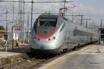 Der ES Italia AV 9444 setzt sich in Napoli Centrale ... Der ES Italia AV 9444 setzt sich in Napoli Centrale ...