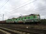 ET40-56 f�hrt mit einem G�terzug am 23.02.2008 durch Bydgoszcz.  ...