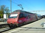 Die Re 460 094-6 steht am 29.9.07 mit einem IC ...