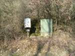 Alter,aufgebrochener Fernsprecher und ein ...  Marcel Quandt 08.03.2008