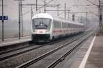 IC 2298 (Salzburg - Frankfurt/Main) hat die Scheppacher Senke hinter ...