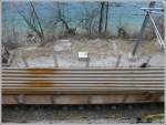Stimmungsbilder Und schon rattert ein G�terzug unter mir durch, beladen mit Eisenbahnschienen. Ich nehme jetzt mal an, der Ursprung ist Donawitz in der Steiermark und das Ziel H�gendorf, das zentrale Schienenlager der SBB. Fotostandpunkt ist der Fussweg �ber dem Walensee bei M�hlehorn. (10.03.2008)