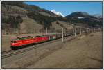 br-1044 GAG 48930 von Gratwein nach Spellen (D) ist durchgehend mit einer Railion 185 bespannt. Wegen des hohen Gewichts des Zuges (1620 Tonnen) muss �ber den Schoberpass und den Phyrnpass ab St. Michael allerdings eine Vorspannlok vor den Zug. Am 6.3.2008 erledigte diese Vorspannleistung 1044.40. Die Aufnahme entstand zwischen Trieben und Rottenmann in der Obersteiermark. 1044.40 blieb in dem Fall bis Wels am Zug.
