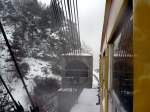 ligne-de-cerdagne---pyrenaenmetro-train-jaune-villefranche---la-tour Verankerung der Seil am Ende der Gisclard-H�ngebr�cke, 05.03.2008.
