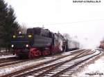 br-52--kriegslok-52-drg-dr-db--nicht-052-db- Am Nachmittag des 15.12.2007 wartet die Leipziger 52 8154-8 im Bahnhof Schlettau auf die Ausfahrt in Richtung Schwarzenberg
