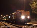 v-60-der-dr---br-105-106---br-345-346 Am Abend des 15.12.2007 wartet 106 992-1 des VSE im Bahnhof Schlettau