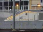 eurostar Noch stehen die 2 Eurostar gut bewacht und beleuchtet in ihrem K�fig im Bahnhof Bruxelles Midi am 07.03.08.