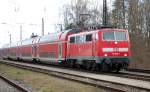 bayern Blitzsaubere 111 068-3 - heute mal im Knitterlook -  und ihr ebenso sauberer Reginalexpress auf der Fahrt Richtung G�nzburg KBS 980 Augsburg - Ulm. 