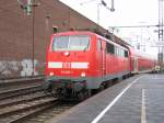 BR 111 mit Zugen 111 007 mit dem RE 4 bei der Einfahrt im D�sseldorfer Hbf 

09.03.2008