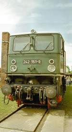 242 151-9 (E 42) der Deutschen Reichsbahn in gr�ner ...