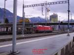 1116 177-5 mit dem leeren Autozug 46574, den eine BLS ...