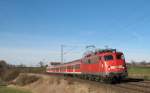 110 425-6 zog am sp�ten Nachmittag des 6.03.2008 eine Regionalbahn ...