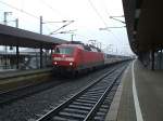 120 122 mit einem Ersatz-IC am 14.3.2008 in G�ttingen  ...