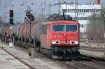 Der Stomkasten mit einem schweren Tankzug in M�nchen-Heimeranplatz am 15.03.08 ...