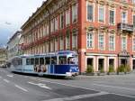 Stra�enbahnwagen N� 76 f�hrt von der Salurnerstra�e in die Maria-Theresien ...
