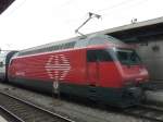 SBB - E-Lok 460 103-5 im Bahnhof von Biel ...