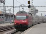SBB - E-Lok 460 039-1 bei der ausfahrt aus dem ...