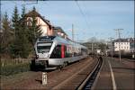 Eine Stunde sp�ter rollt ET23008 als ABR99651, (RE16 Ruhr-Sieg-Express ) nach ...