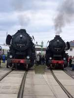 BR 52 8154-8 und BR 52 8079-7 auf dem Gelände ... BR 52 8154-8 und BR 52 8079-7 auf dem Gelände ...