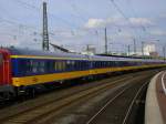 Niederl�ndische Wagengruppe,Gleis 26 im Dortmunder Hbf.(28.03.2008)  ...