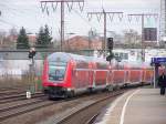 Nachschuss auf den RE1 NRW-Express der sich bei Essen-Fronhausen in ... Nachschuss auf den RE1 NRW-Express der sich bei Essen-Fronhausen in ...